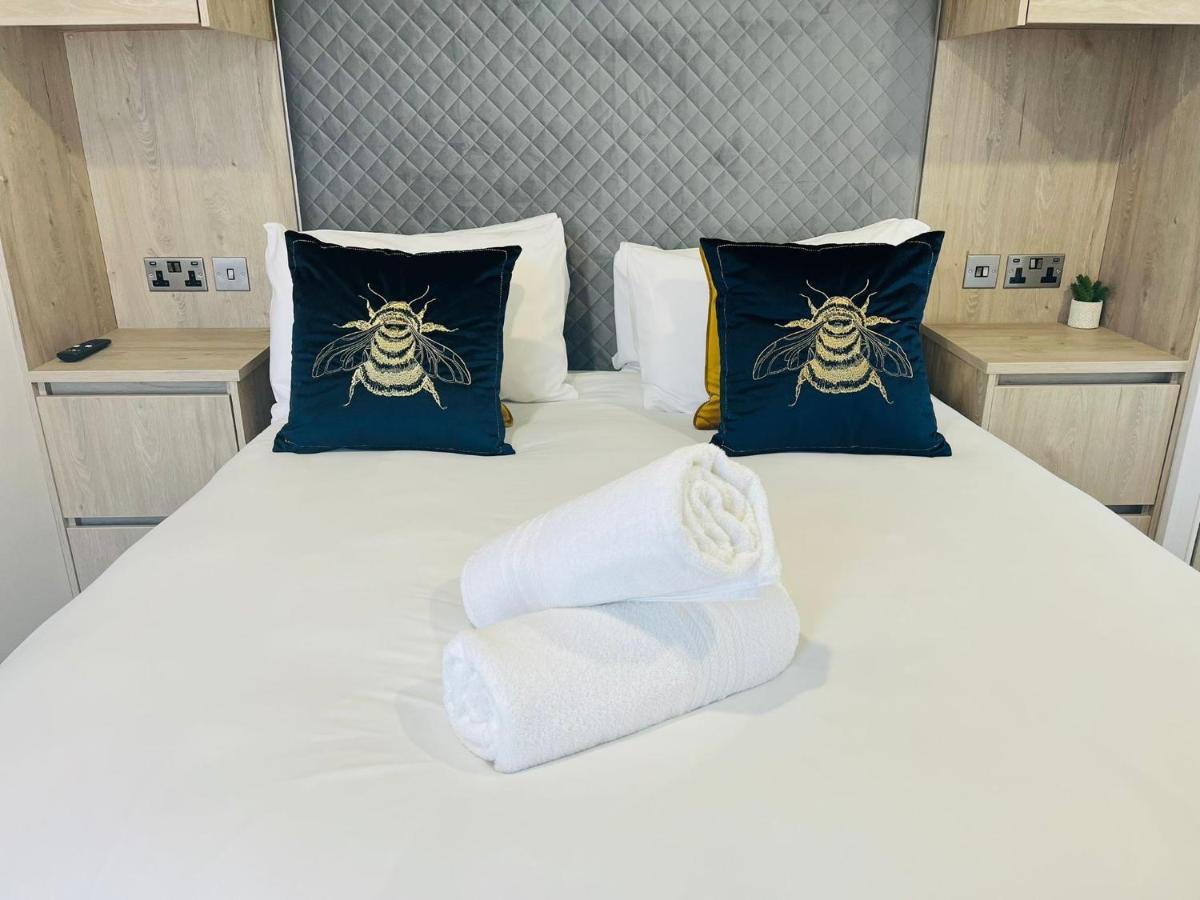 Honey Bee Lodge With Hot Tub York Ngoại thất bức ảnh